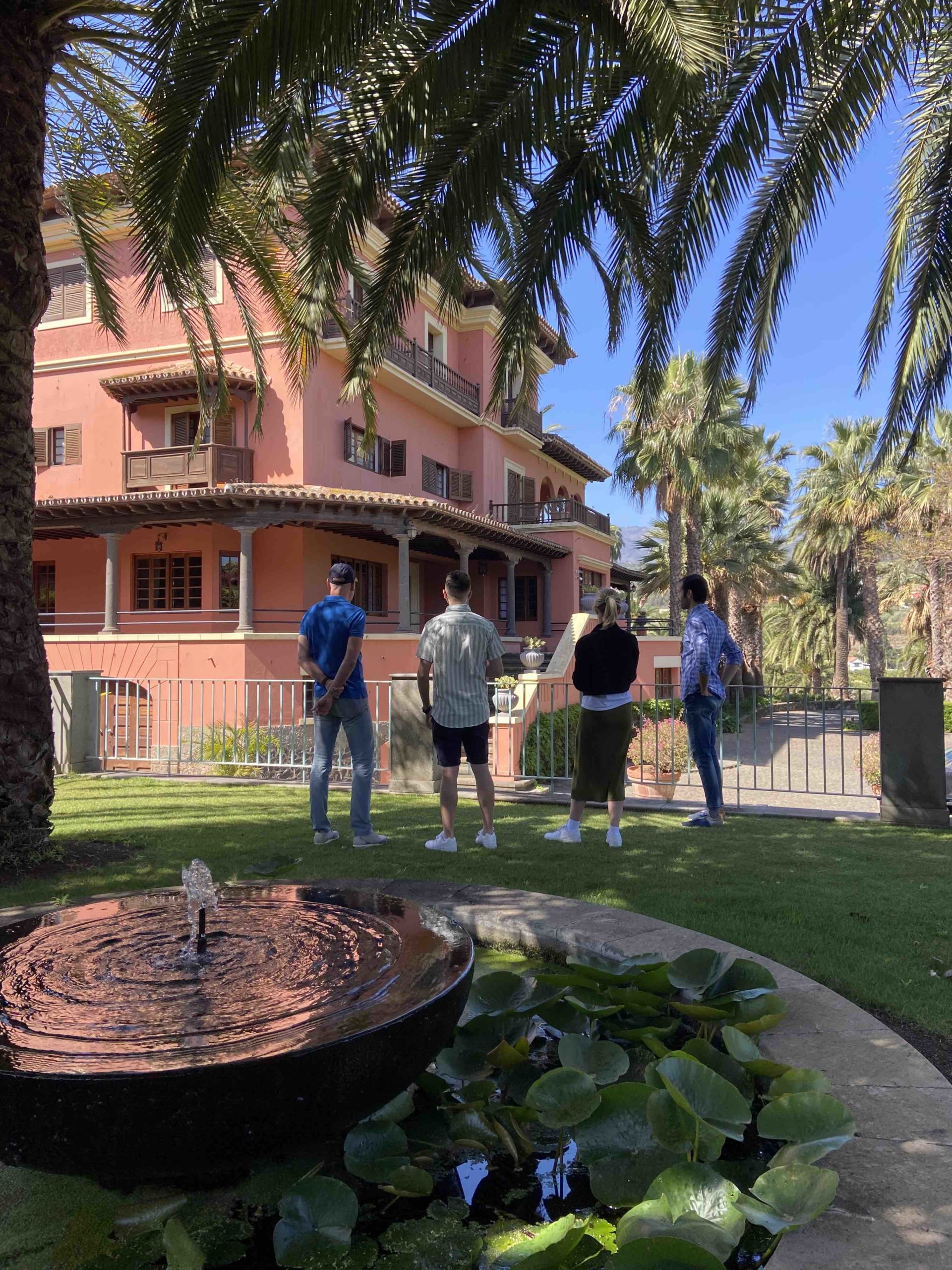 Luxury corporate wine and food experience in Gran Canaria (English guided)